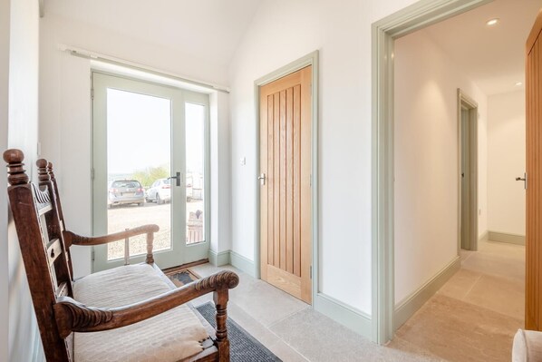 Interior - 3 Bed in Bradenstoke (oc-s40251) (Bradenstoke)