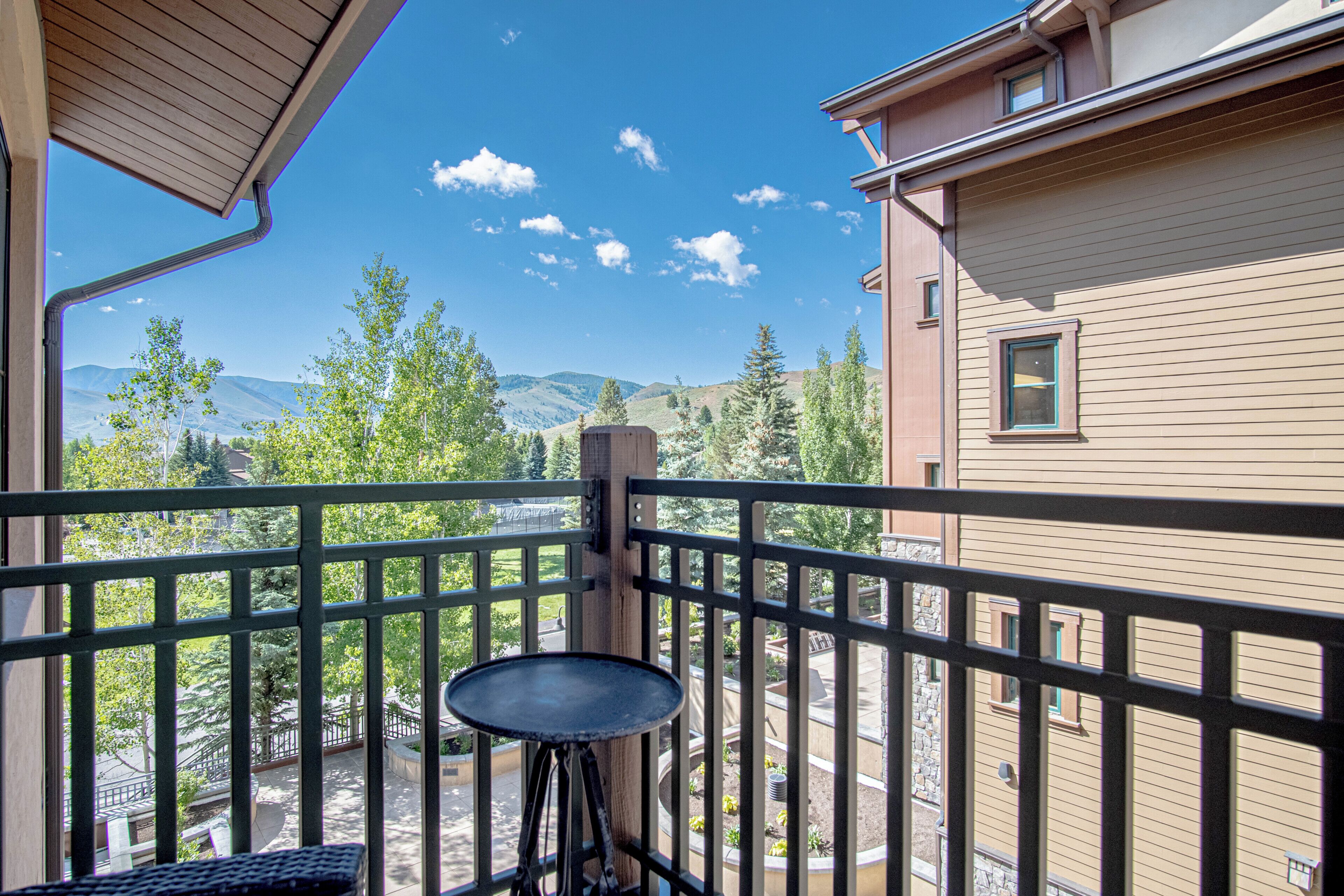 公寓式客房, 多张床, 山景 (Elkhorn View Retreat) | 客房景观