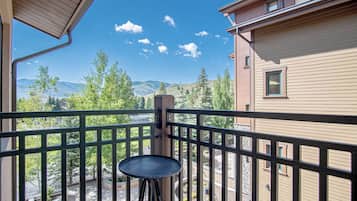 Appart'hôtel, plusieurs lits, vue montagne (Elkhorn View Retreat) | Vue de la chambre