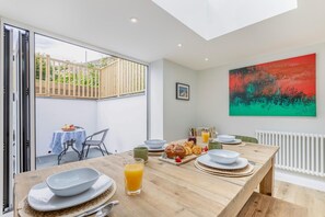 Dining - 3 Bed in Appledore (oc-l38208) (Appledore)