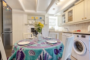 Dining - 2 Bed in Polruan (oc-h41419) (Fowey)