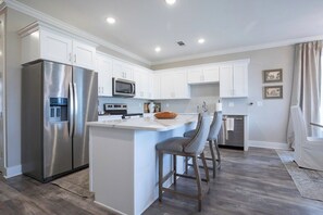 Private kitchen - The Archer, 3BR Condo by Velvet Ditch Villas (Oxford)