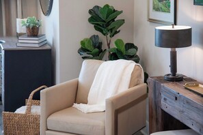 Interior - The Archer, 3BR Condo by Velvet Ditch Villas (Oxford)