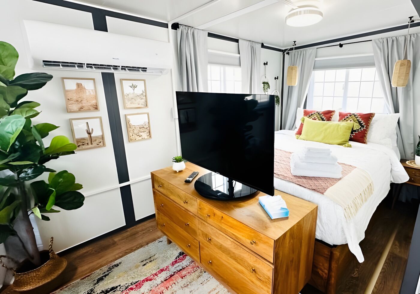 2 bedrooms, WiFi, bed sheets
