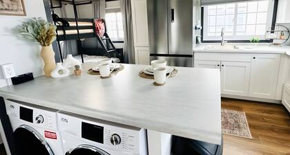 Private Studio Suite with Queen and Bunk Beds, Full Kitchen and In-Unit Laundry