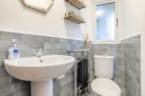 Towels - 2 Bed in Youlgrave (oc-d41736) (Youlgreave)