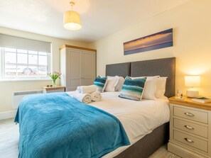 WiFi (free), bed sheets