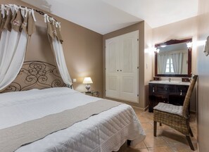 Iron/ironing board, WiFi - Le Mazet Provençal with Private Pool (Colonzelle)