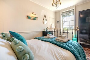 Iron/ironing board, travel cot, free WiFi, bed sheets - 6 Bed in Southwold (oc-sghs) (Southwold)