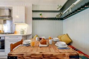Dining - 2 Bed in Braunton (oc-b37867) (Braunton)