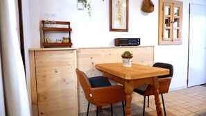 Dining - Studio Apartment 'Casa Betulla - Cirmolo' with Shared Terrace, Shared Garden and Wi-Fi (Limana)
