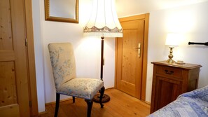 Room - Room 'Casa Betulla - Acero' with Mountain View, Shared Terrace and Wi-Fi (Limana)