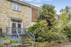 Exterior - 2 Bed in Shanklin (oc-c36037) (Shanklin)