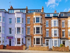 House - Umpires Watch - Cricket View - Sleeps 2 (Scarborough)
