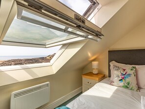 WiFi (free), bed sheets