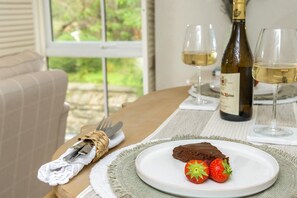 Dining - 2 Bed in Warkworth (oc-coq123) (Warkworth)