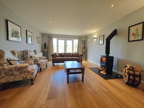 TV, fireplace - 3 Bed in Scremerston (oc-w42466) (Scremerston)