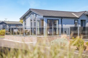 Exterior - 2 Bed in Burnham Market (oc-s42081) (Burnham Market)