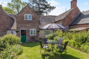 Outdoor dining - 2 Bed in Ticknall (oc-m39082) (Ticknall)