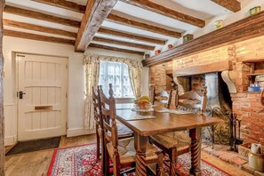 Dining - 2 Bed in Ticknall (oc-m39082) (Ticknall)