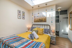 Iron/ironing board, bed sheets - 1 Bed in Heacham (oc-c40224) (Heacham)