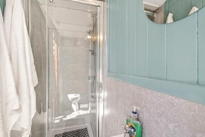 Bathroom - 1 Bed in Heacham (oc-b40225) (Heacham)