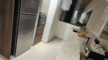 Kühlschrank, Ofen, Herdplatte, Geschirrspüler