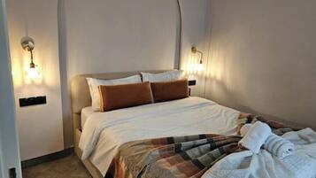 Schreibtisch, Bügeleisen/Bügelbrett, Reisekinderbett, kostenloses WLAN