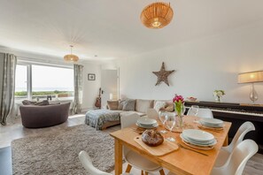 TV, fireplace - 2 Bed in Coulderton Beach (oc-s2459) (Coulderton)