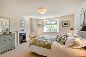 Iron/ironing board, free WiFi, bed sheets - 1 Bed in Ashprington (oc-h41748) (Ashprington)