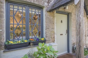 Exterior detail - 1 Bed in Ashprington (oc-h41748) (Ashprington)