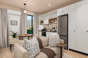 TV - TenOnV | Designer Studio with Table Mountain Views (Cape Town)