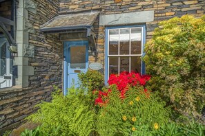 Exterior detail - 3 Bed in Ambleside (oc-g42443) (Ambleside)