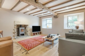 TV, fireplace - 3 Bed in Burtersett (oc-i40240) (Burtersett)