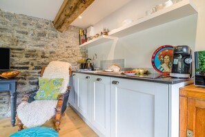 Interior - 1 Bed in Alhampton (oc-t42458) (Alhampton)