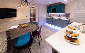 Dining - 4 Bed in Oxford (oc-f41048) (Oxford)