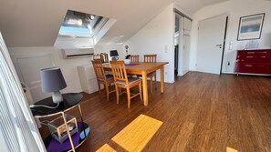 Dining - Apartment 'Haus Wohlfühlen' with Balcony and Air Conditioning (Ascheberg)