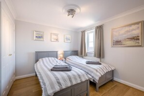 Reisekinderbett, kostenloses WLAN, Bettwäsche