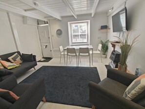 TV, fireplace - 2 Bed in St. Ives (oc-b42453) (St Ives)