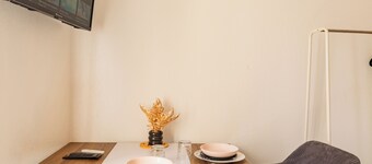 Studio 1 in Downtown—Air-Conditioned, Wi-Fi, Canal+