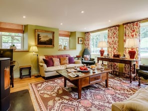 TV, fireplace - 3 Bed in Huntly (oc-89108) (Huntly)