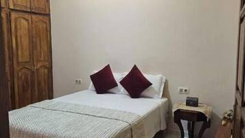 2 dormitorios, tabla de planchar con plancha, wifi y ropa de cama