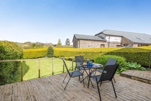 Outdoor dining - 2 Bed in Bideford (oc-73954) (Hartland)