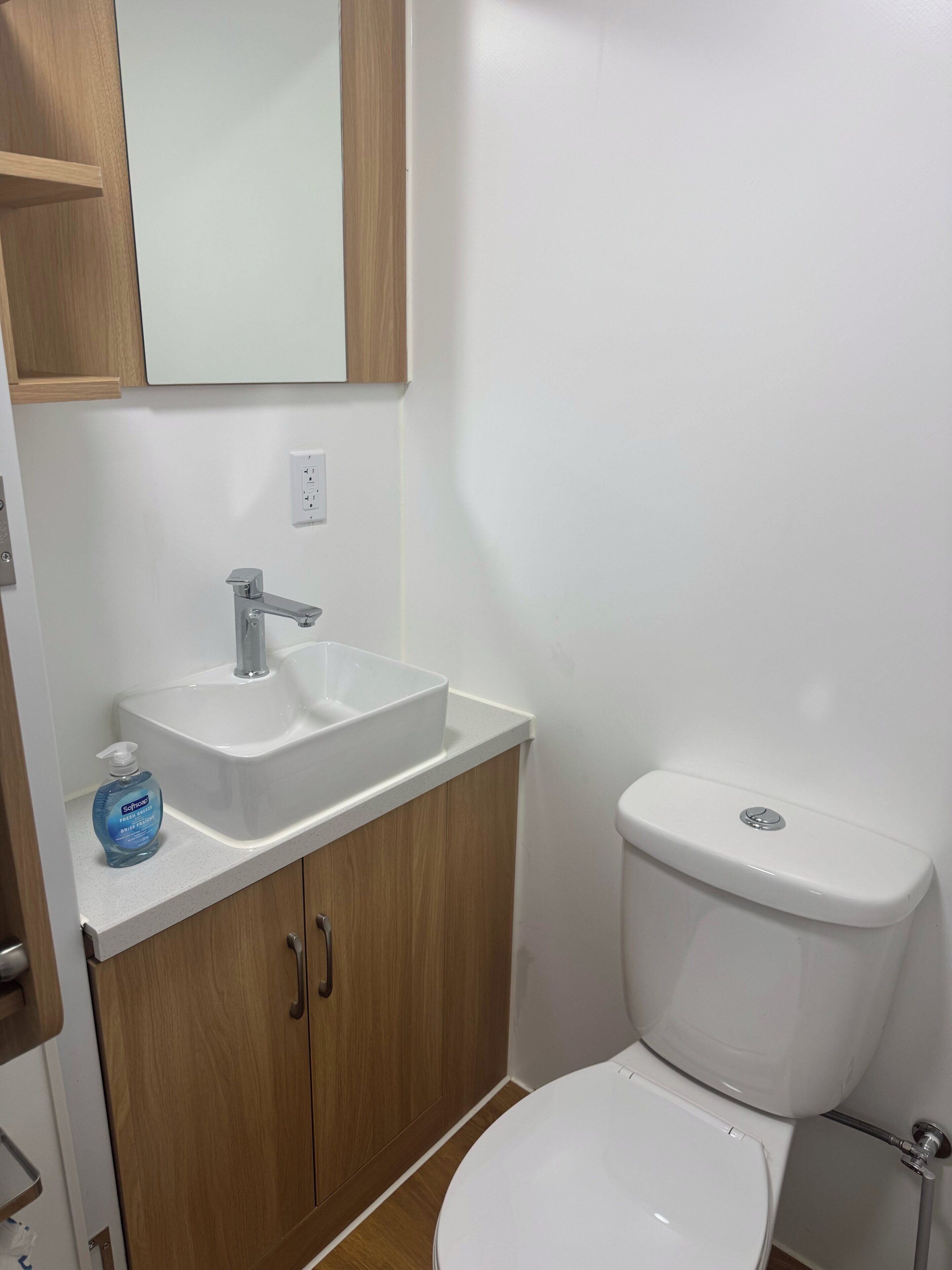 Dusche, Handtücher, Seife, Toilettenpapier