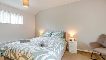 2 bedrooms, iron/ironing board, free WiFi, bed sheets