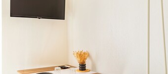 Studio 2 in Downtown—Air-Conditioned, Wi-Fi, Canal+
