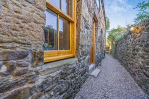 Exterior detail - 1 Bed in Banff (oc-t42474) (Banff)