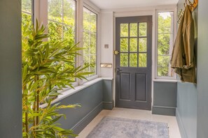 Interior - 6 Bed in Frocester (oc-c42662) (Frocester)
