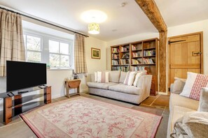 TV, fireplace - 2 Bed in Borrowby (oc-orch4) (Borrowby)