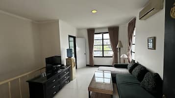 Deluxe Suite | Desk, free WiFi, bed sheets